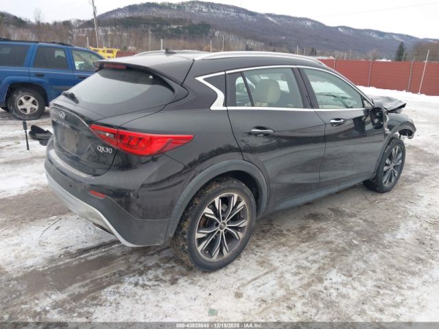 2018 INFINITI QX30 SJKCH5CR0JA053335 Photo 3