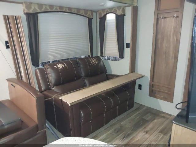 4YDF36724KE600664 Keystone Laredo 37bh