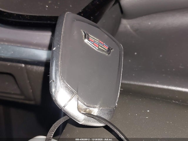 2017 CADILLAC XT5 1GYKNDRS9HZ149613 Photo 10