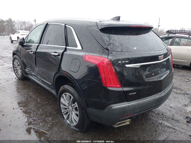 2017 CADILLAC XT5 1GYKNDRS9HZ149613 Photo 2