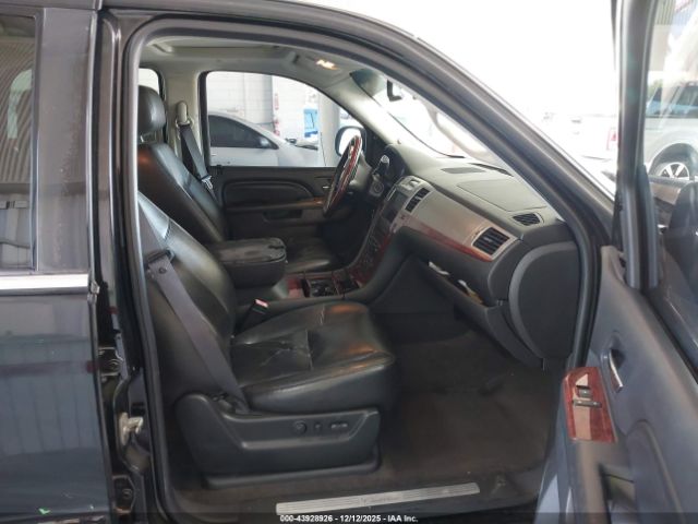2011 CADILLAC ESCALADE 1GYS3BEF2BR186190 Photo 4