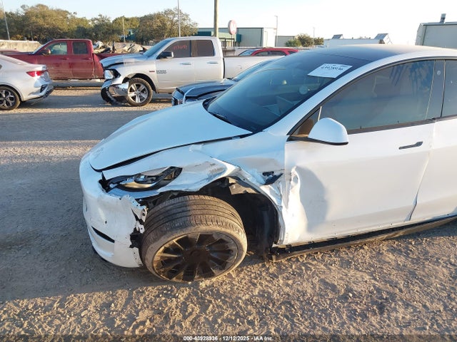 2021 TESLA MODEL Y 5YJYGDEE5MF257351 Photo 5