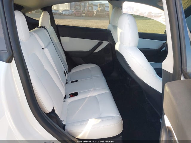 2021 TESLA MODEL Y 5YJYGDEE5MF257351 Photo 7