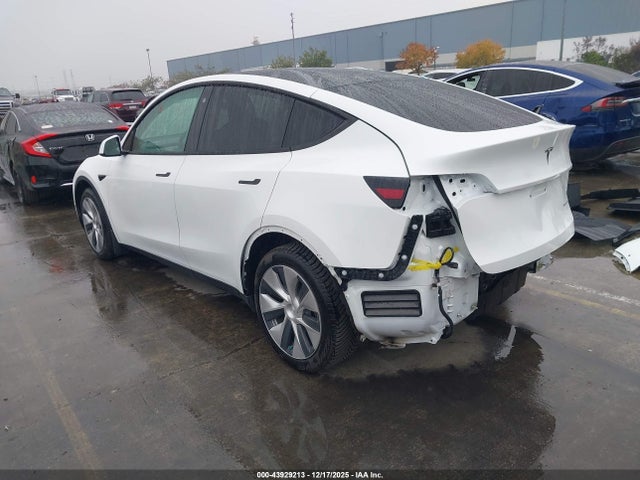 2021 TESLA MODEL Y 5YJYGDEEXMF276588 Photo 2