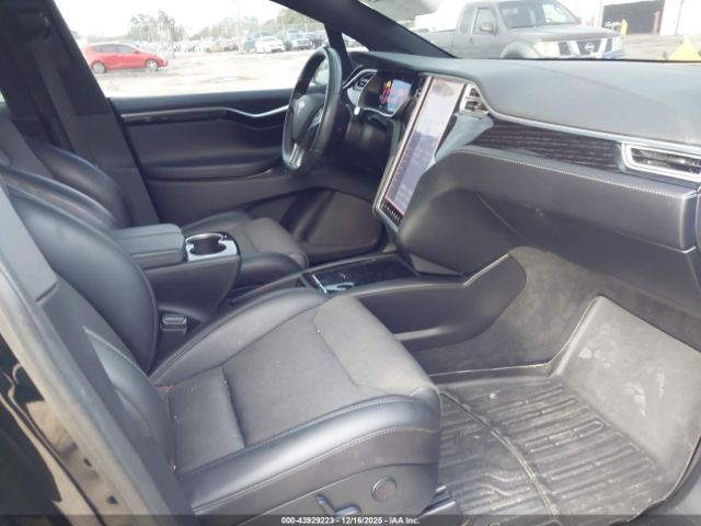 2018 TESLA MODEL X 5YJXCAE21JF090266 Photo 4
