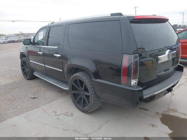 2013 CADILLAC ESCALADE ESV 1GYS3GEF6DR133217 Photo 2