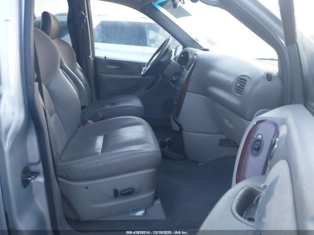 2002 CHRYSLER TOWN & COUNTRY 2C8GT64L72R541082 Photo 4