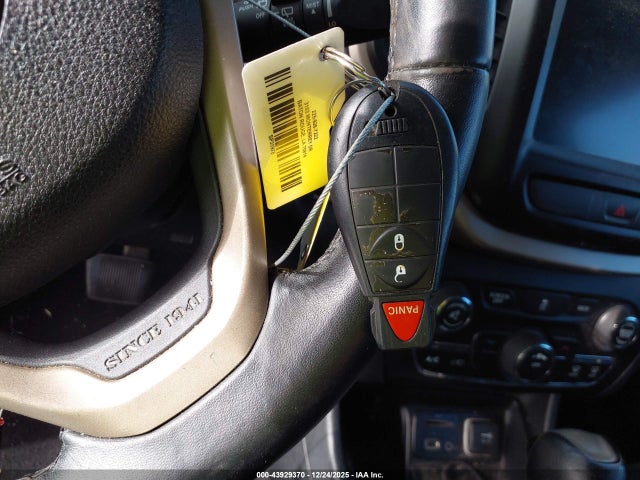 43929370 :رقم المزاد ، 1C4PJLCB5FW782392 vin ، 2015 Jeep Cherokee Latitude مزاد بيع