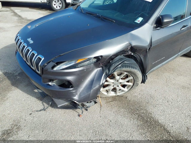 43929370 :رقم المزاد ، 1C4PJLCB5FW782392 vin ، 2015 Jeep Cherokee Latitude مزاد بيع