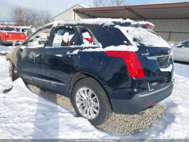 2018 CADILLAC XT5 1GYKNARS6JZ106836 Photo 2
