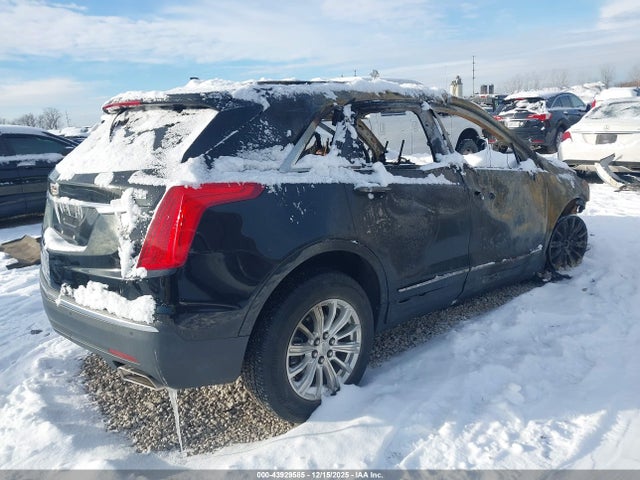 2018 CADILLAC XT5 1GYKNARS6JZ106836 Photo 3