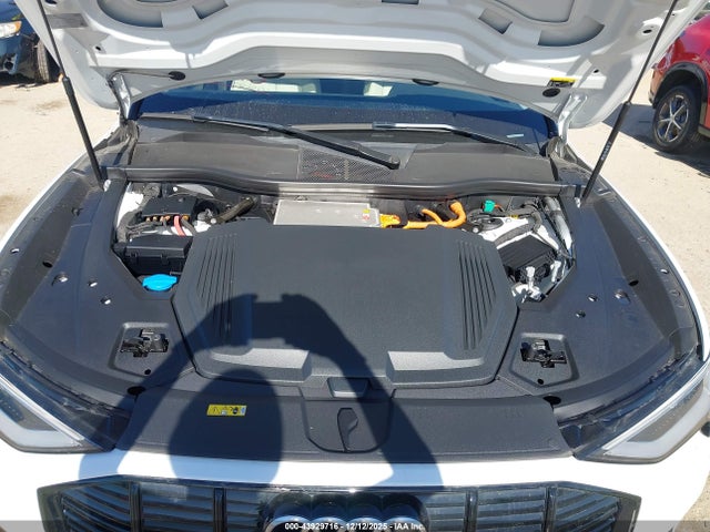2022 AUDI E-TRON WA1AABGE0NB023671 Photo 9