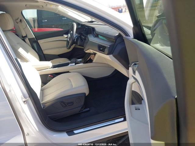 2022 AUDI E-TRON WA1AABGE0NB023671 Photo 4