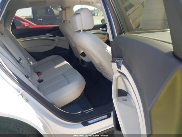 2022 AUDI E-TRON WA1AABGE0NB023671 Photo 7