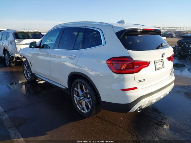 2021 BMW X3 5UXTY5C00M9G57804 Photo 2