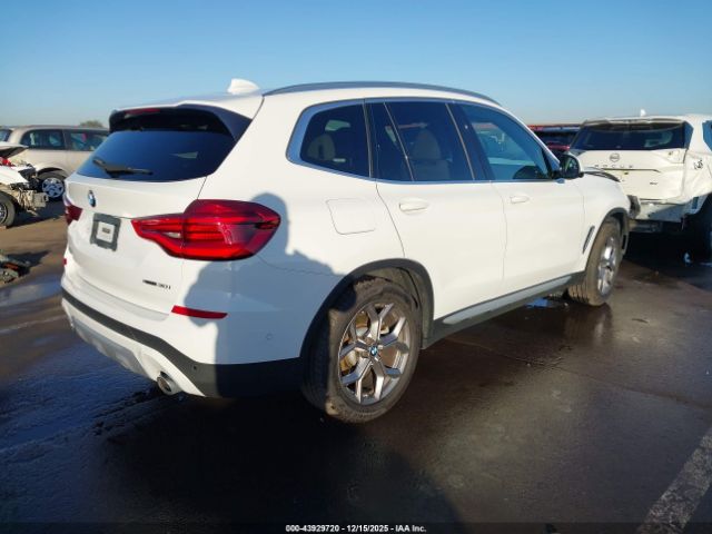 2021 BMW X3 5UXTY5C00M9G57804 Photo 3