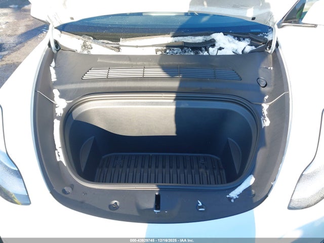 2023 TESLA MODEL Y 7SAYGDEE9PA059683 Photo 9