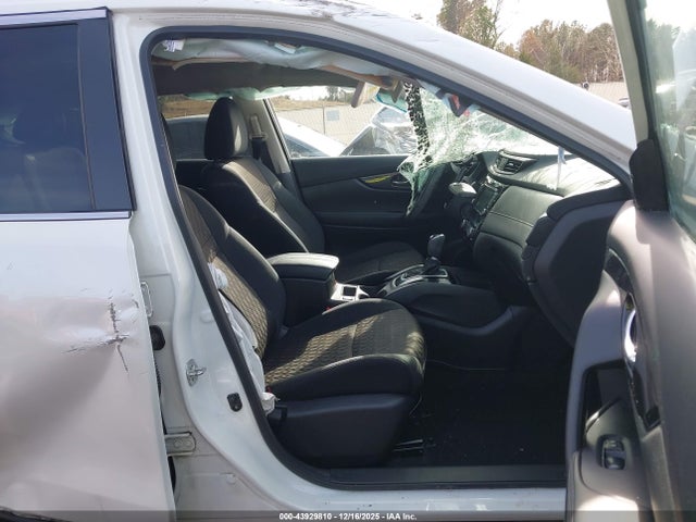 5N1AT2MT4JC814885 Nissan ROGUE SV