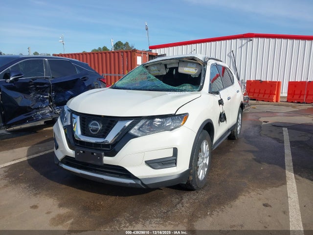 5N1AT2MT4JC814885 Nissan ROGUE SV