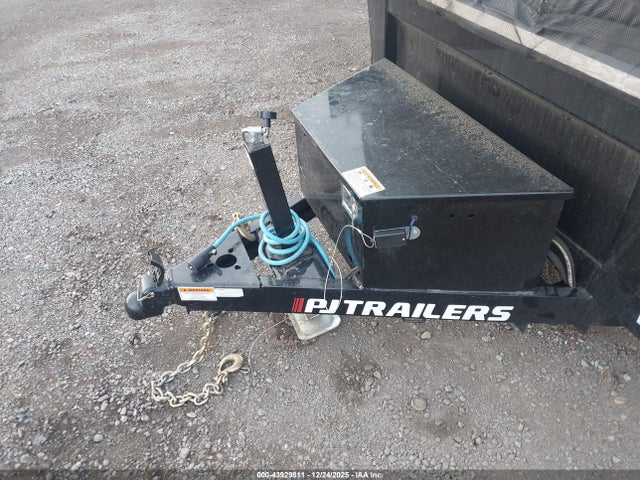 4P51D1428S1423695 Pj Trailers Unknown