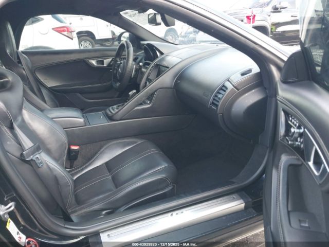 2017 JAGUAR F-TYPE SAJWJ6HL4HMK46404 Photo 4