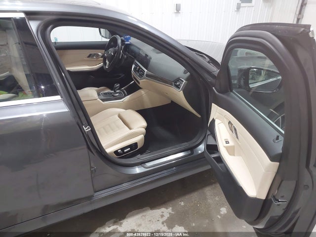2021 Bmw 330i Xdrive მანქანა იყიდება აუქციონზე, vin: 3MW5R7J00M8B69737, აუქციონის ნომერი: 43929922