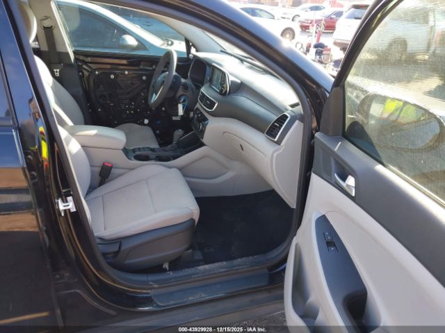 2019 HYUNDAI TUCSON KM8J23A48KU907488 Photo 4