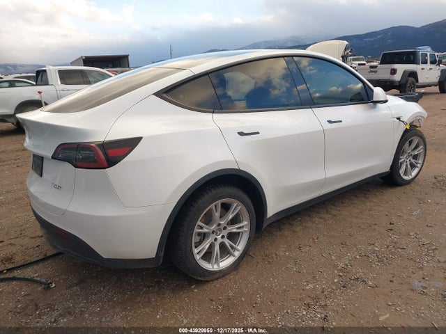 2023 TESLA MODEL Y 7SAYGDEE8PA145633 Photo 3