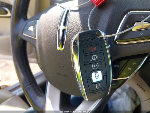 2019 LINCOLN MKC 5LMTJ3DH8KUL31599 Photo 10