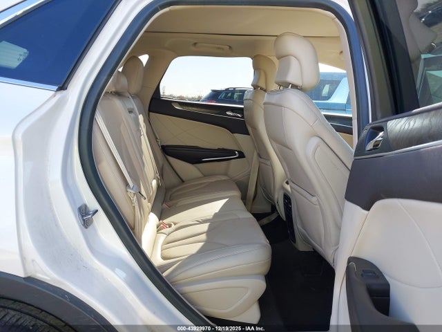 2019 LINCOLN MKC 5LMTJ3DH8KUL31599 Photo 7