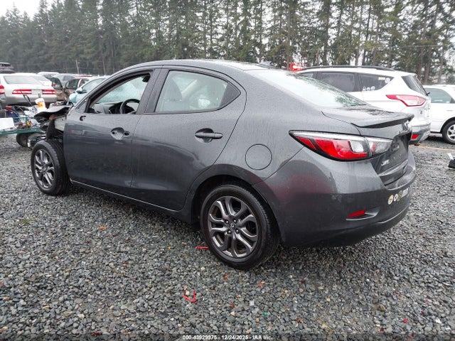 3MYDLBYV5KY508740 Toyota YARIS LE