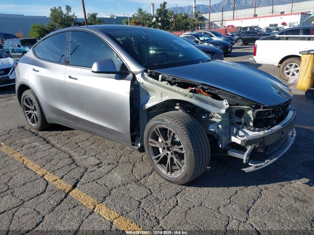 2025 TESLA MODEL Y 7SAYGAEE3SF226159 Photo 0