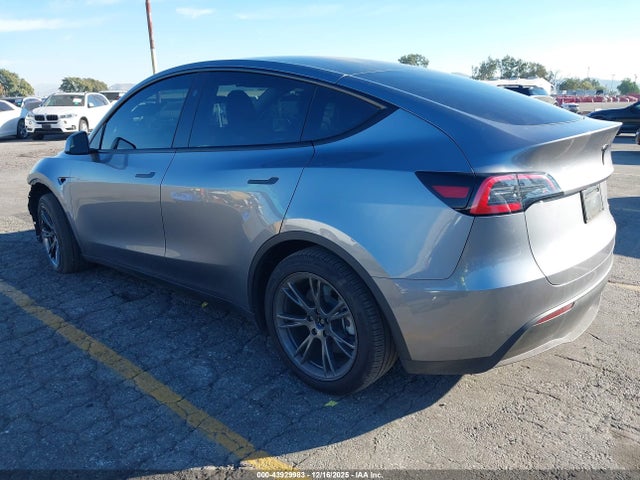 2025 TESLA MODEL Y 7SAYGAEE3SF226159 Photo 2