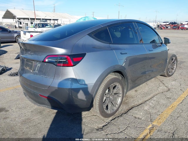 2025 TESLA MODEL Y 7SAYGAEE3SF226159 Photo 3