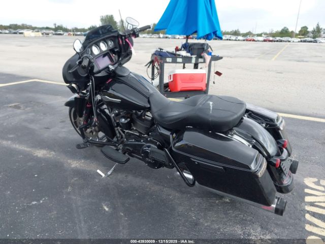 2023 HARLEY-DAVIDSON FLHX 1HD1KBC15PB609130 Photo 2