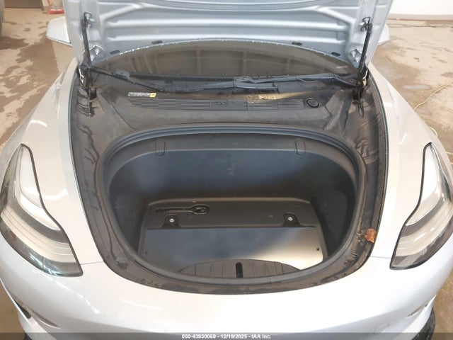 2018 TESLA MODEL 3 5YJ3E1EA0JF037445 Photo 9