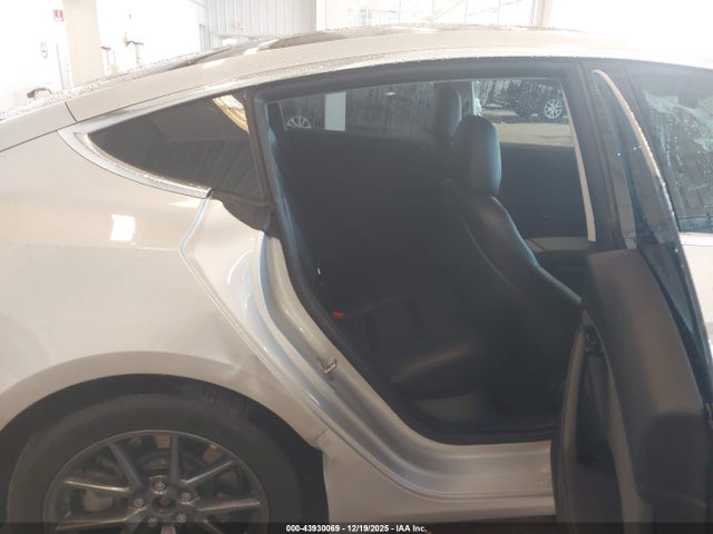 2018 TESLA MODEL 3 5YJ3E1EA0JF037445 Photo 7