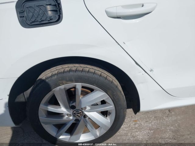 2018 VOLKSWAGEN PASSAT 1VWBA7A37JC018547 Photo 5