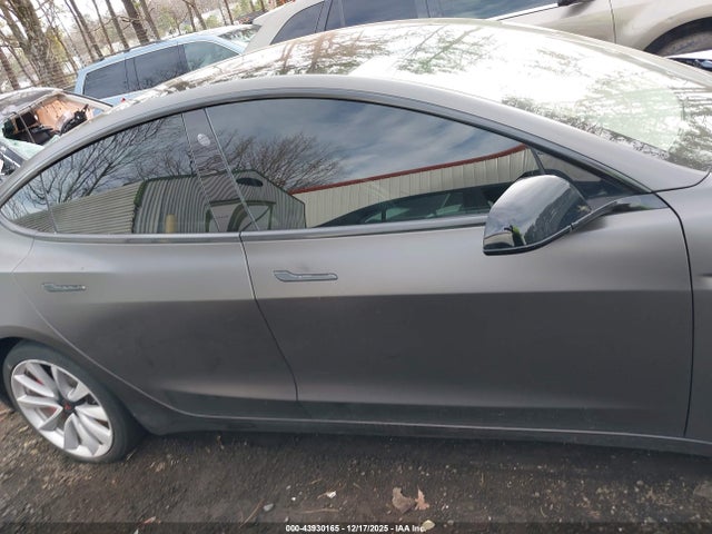 5YJ3E1EB2JF090334 Tesla Model 3 Long Range/performance