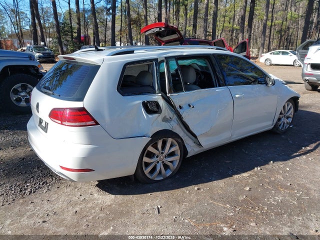2018 VOLKSWAGEN GOLF SPORTWAGEN 3VWL17AU9JM762159 Photo 3