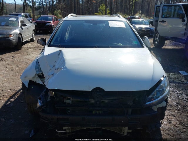 2018 VOLKSWAGEN GOLF SPORTWAGEN 3VWL17AU9JM762159 Photo 5