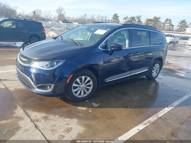 2C4RC1BG4HR705660 Chrysler Pacifica Touring-l