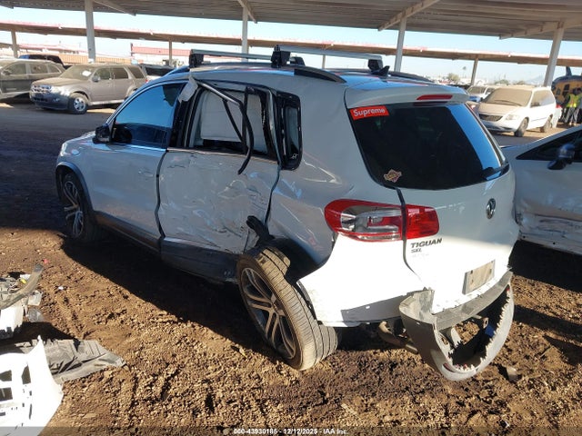 WVGAV7AX2GW589582 Volkswagen Tiguan Sel