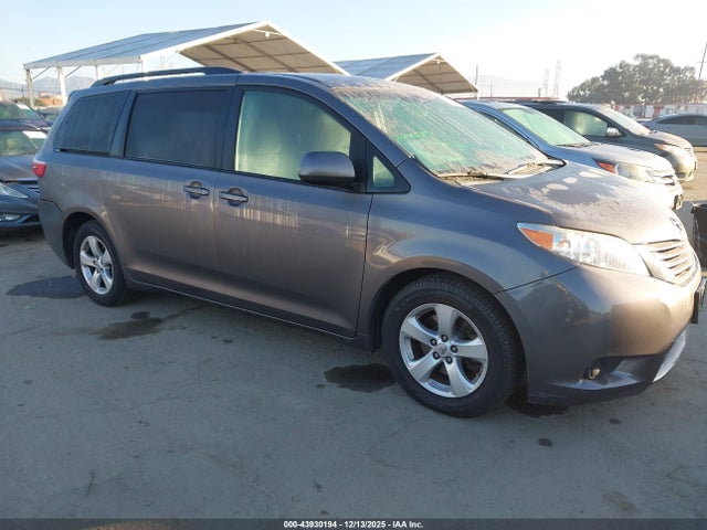 Toyota Sienna 2015 5TDKK3DC4FS669211 Image 15