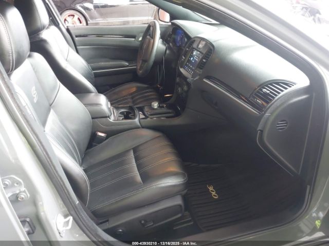 2019 CHRYSLER 300 2C3CCABG8KH585482 Photo 4