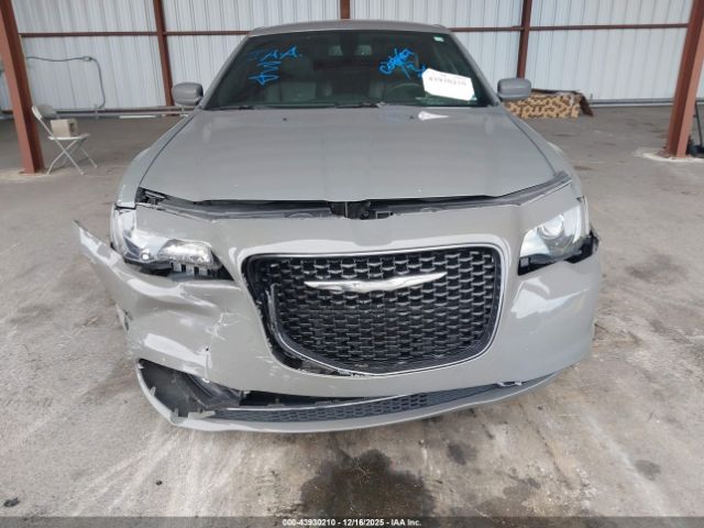 2019 CHRYSLER 300 2C3CCABG8KH585482 Photo 5