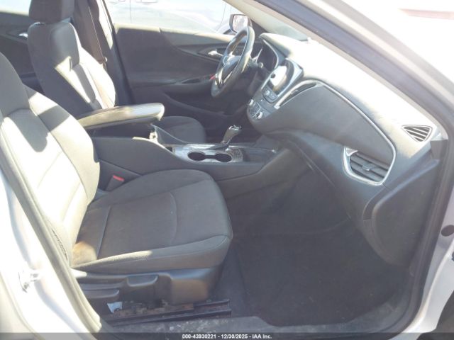 2020 CHEVROLET MALIBU 1G1ZD5STXLF011971 Photo 4