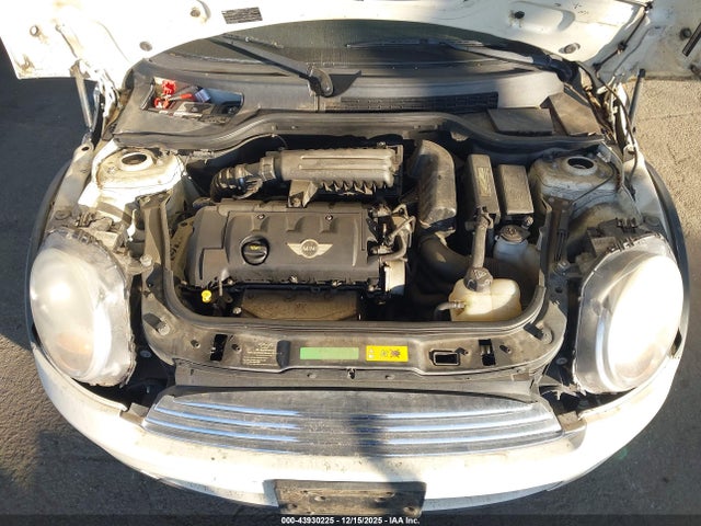 2010 MINI COOPER WMWMF3C50ATZ66659 Photo 9