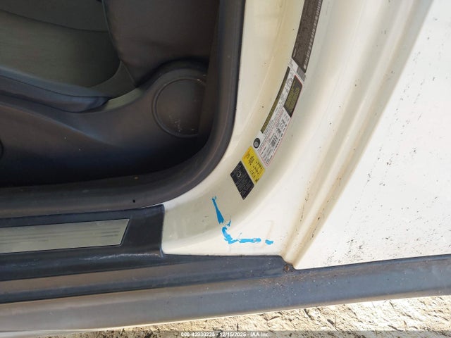 2010 MINI COOPER WMWMF3C50ATZ66659 Photo 5