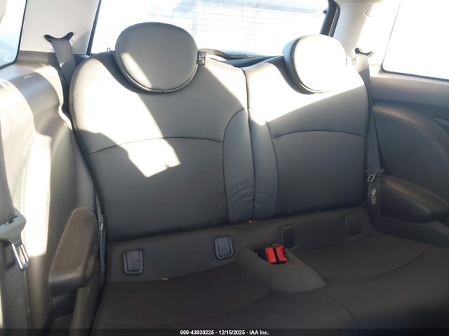 2010 MINI COOPER WMWMF3C50ATZ66659 Photo 7